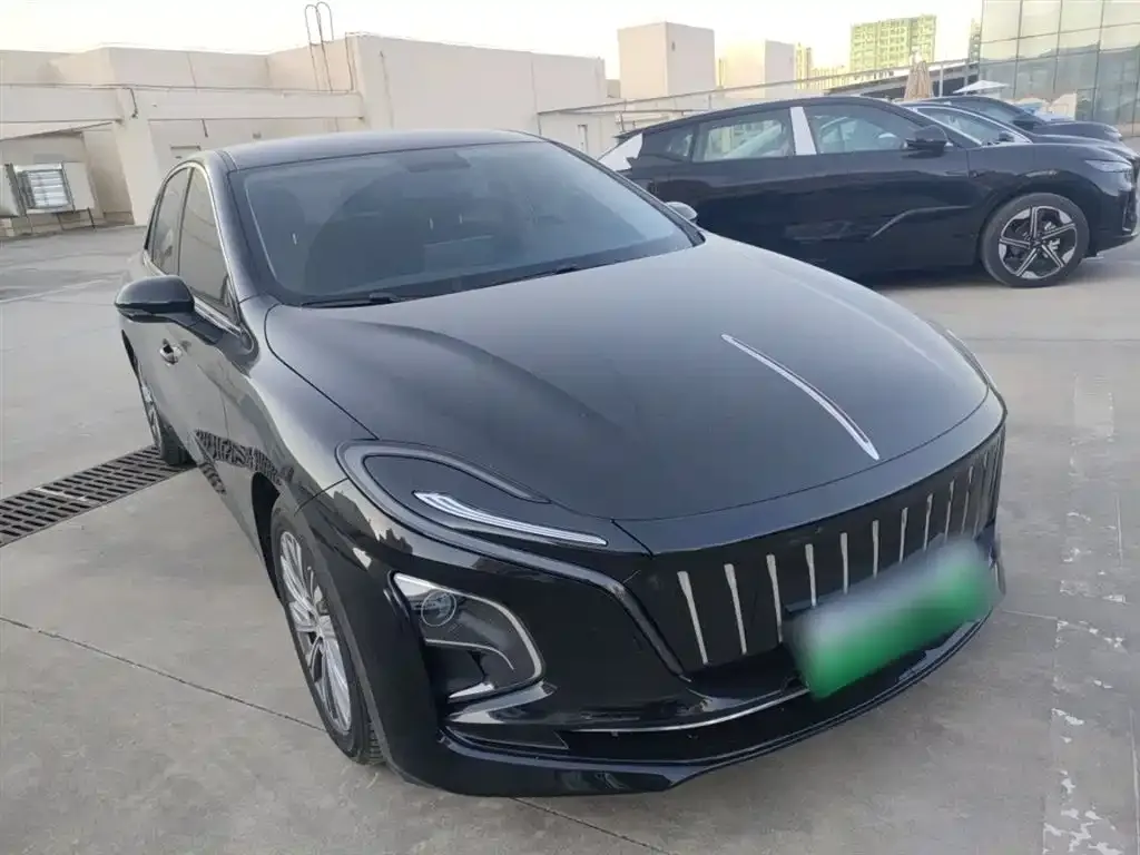 Hongqi E-QM5 — фото 4
