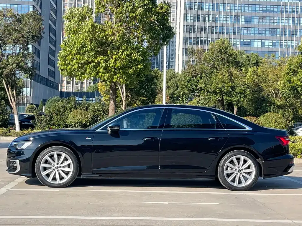 Audi A6L 2023 из CN, фото 3