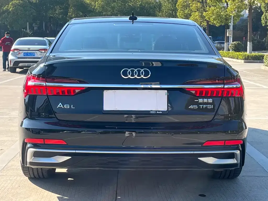 Audi A6L 2023 из CN, фото 4