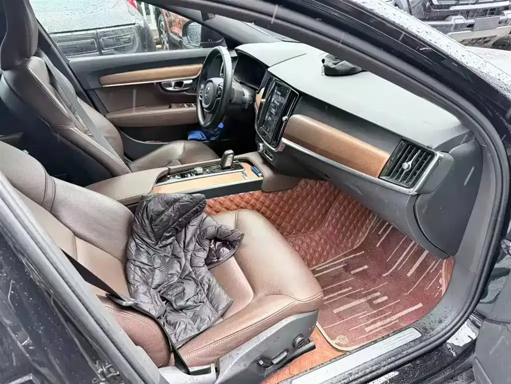 Volvo S90 2021 из CN, фото 3