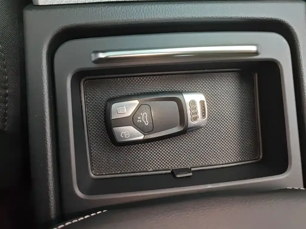 Audi Q5L 2022 из CN, фото 9