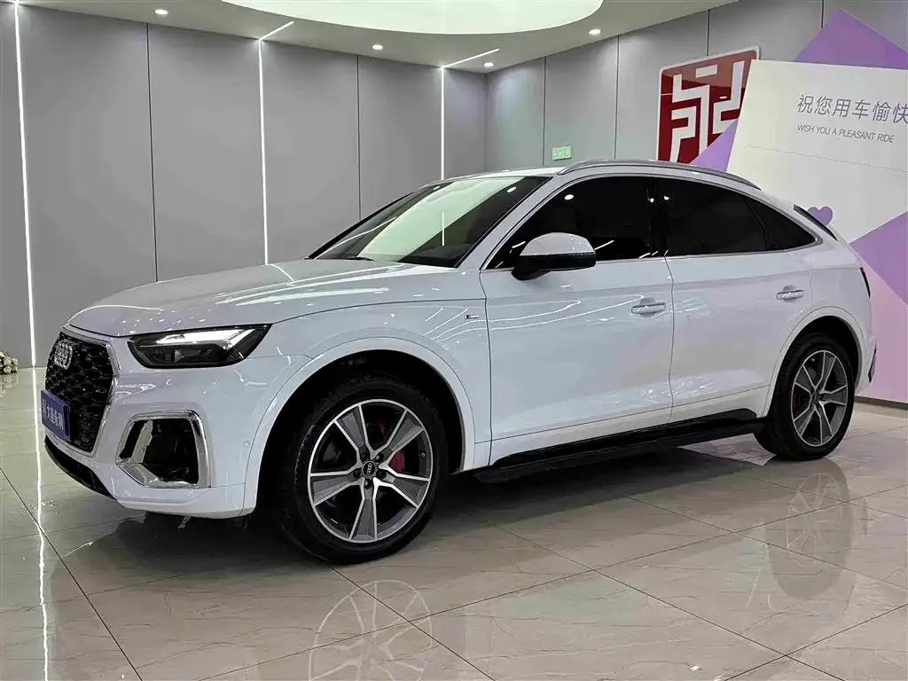 Audi Q5L Sportback 2022 из CN, фото 1