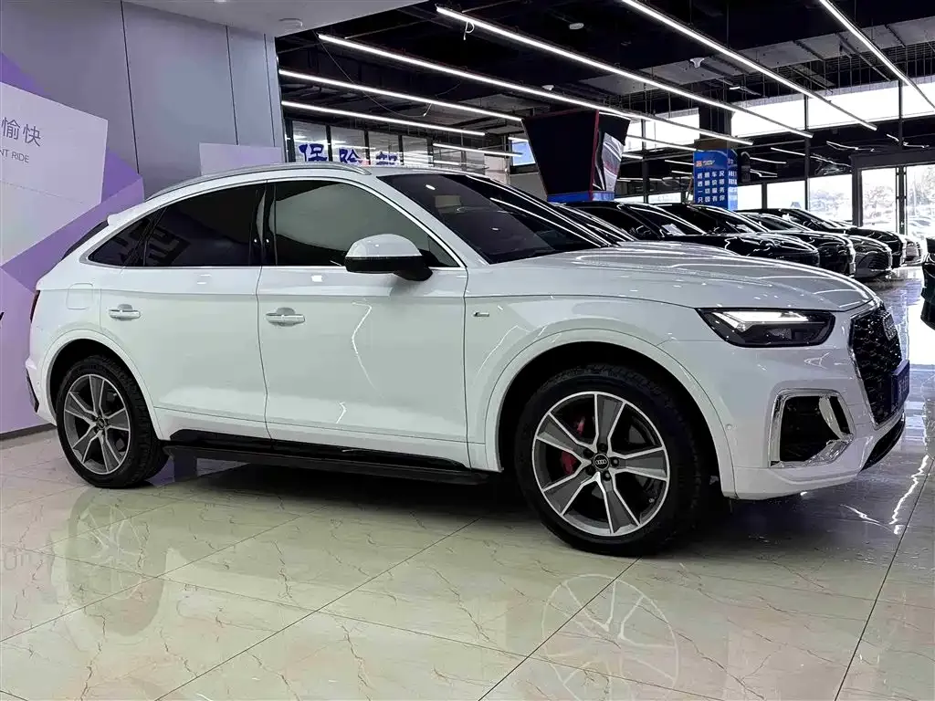 Audi Q5L Sportback 2022 из CN, фото 3