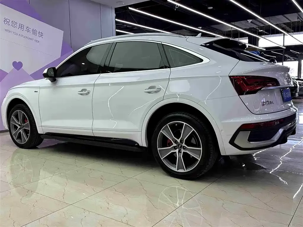 Audi Q5L Sportback 2022 из CN, фото 4