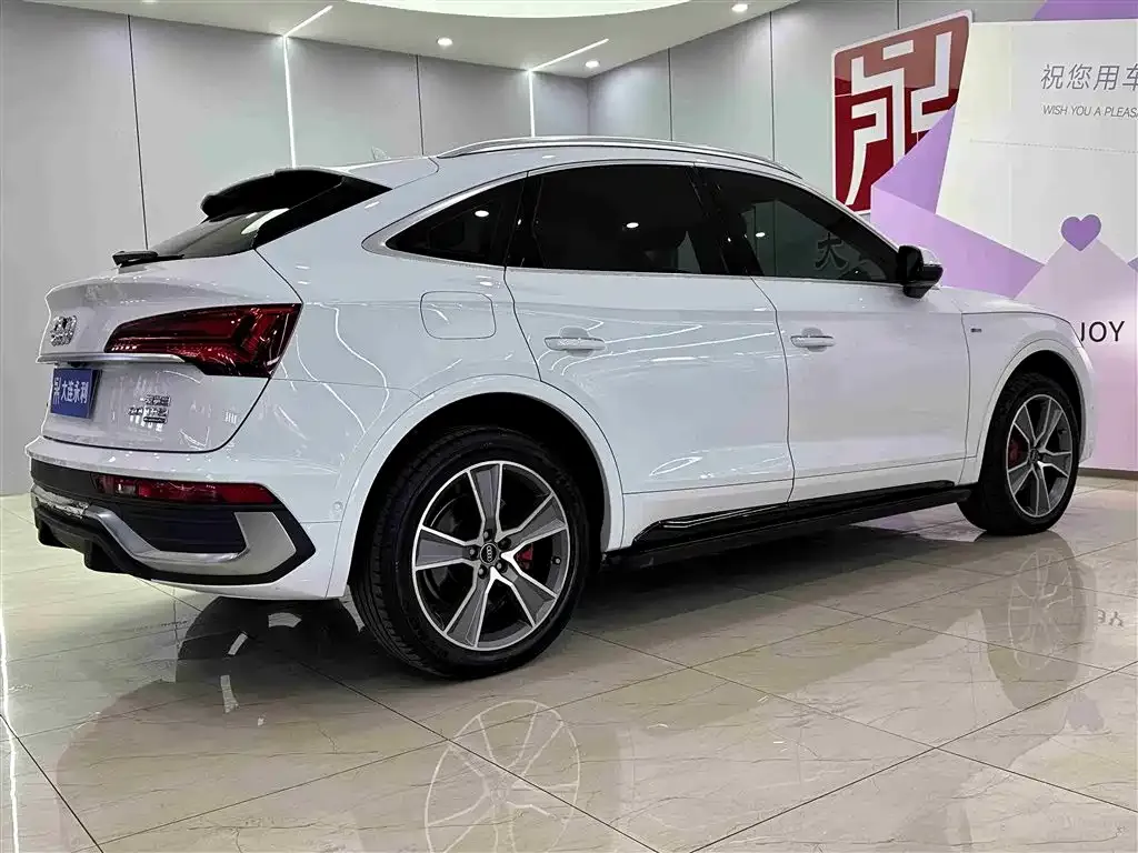Audi Q5L Sportback 2022 из CN, фото 6