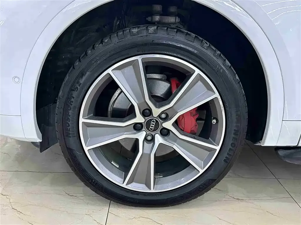 Audi Q5L Sportback 2022 из CN, фото 8
