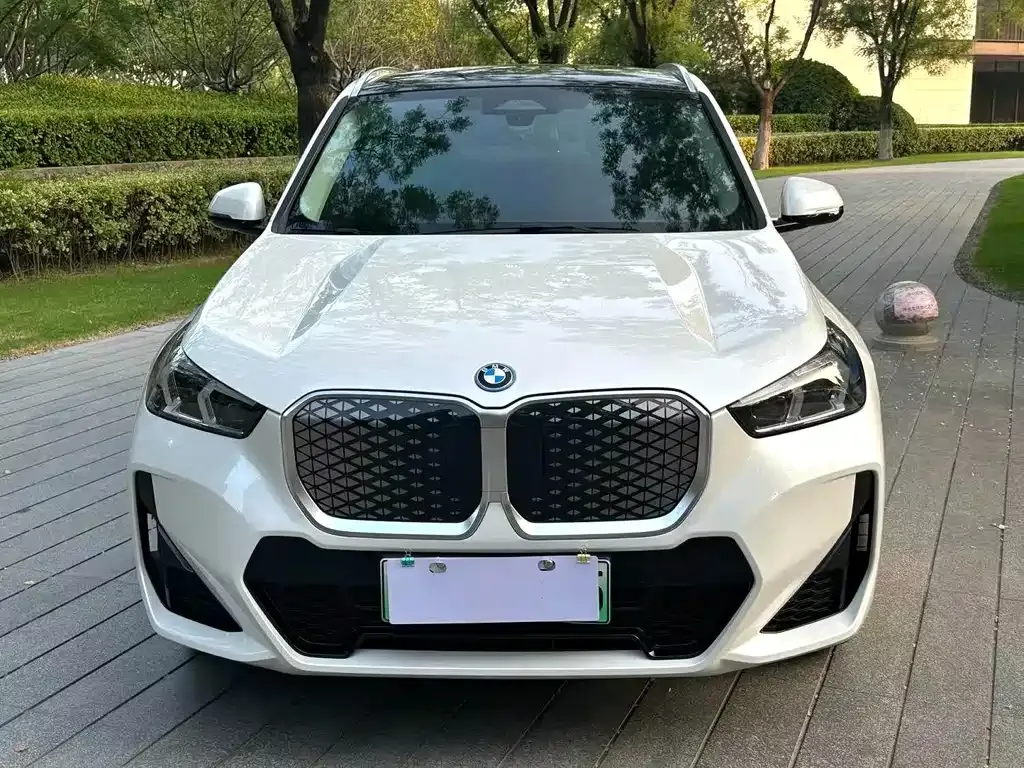 BMW iX1 2024 из CN, фото 3