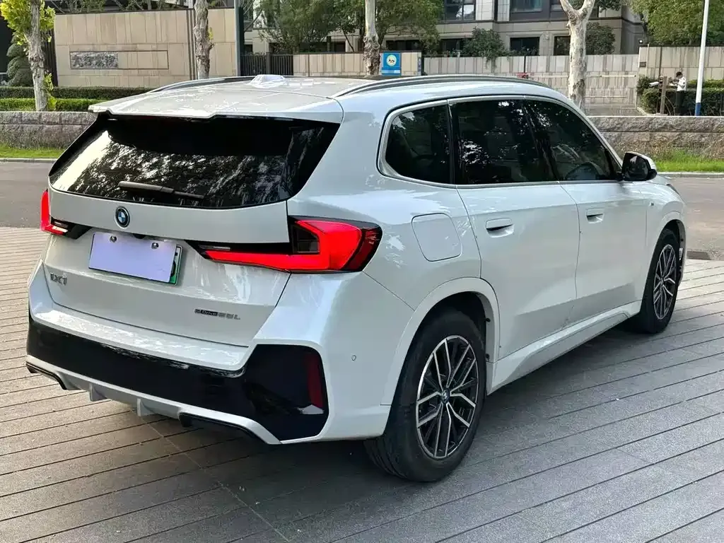 BMW iX1 2024 из CN, фото 9