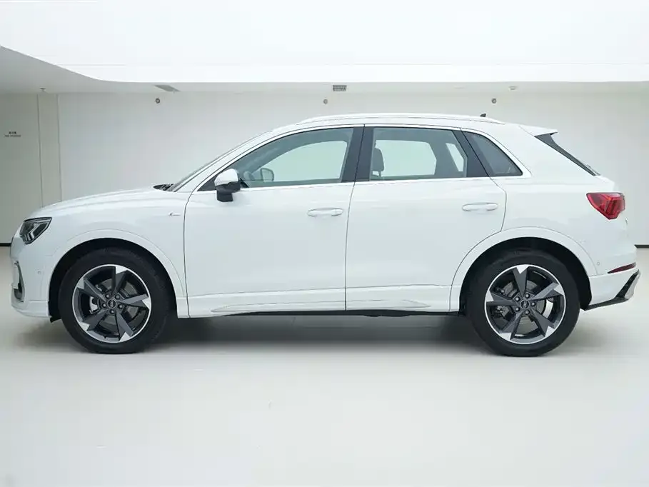 Audi Q3 2024 из CN, фото 3