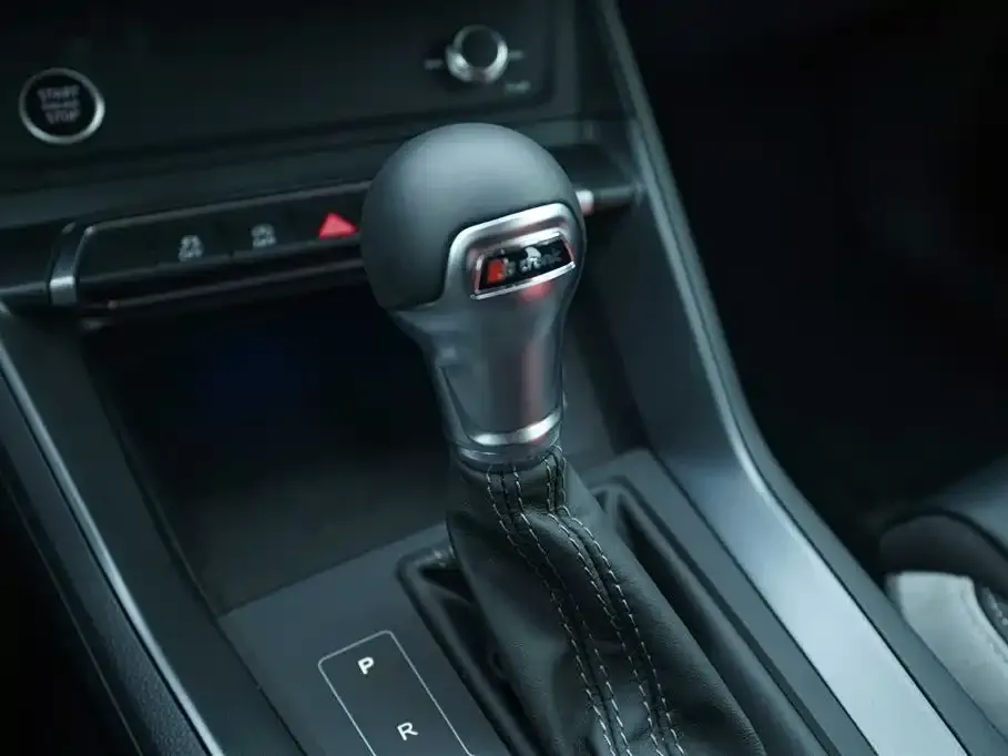 Audi Q3 2024 из CN, фото 9