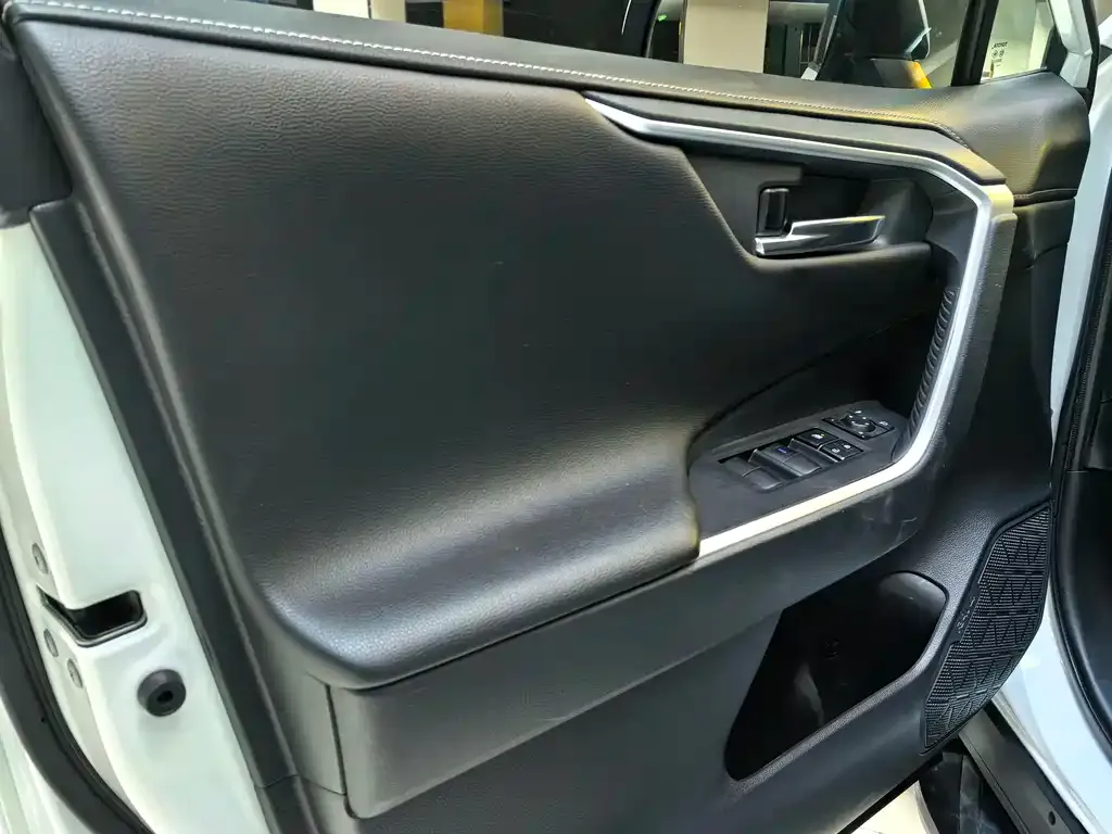Toyota RAV4 2022 из CN, фото 10