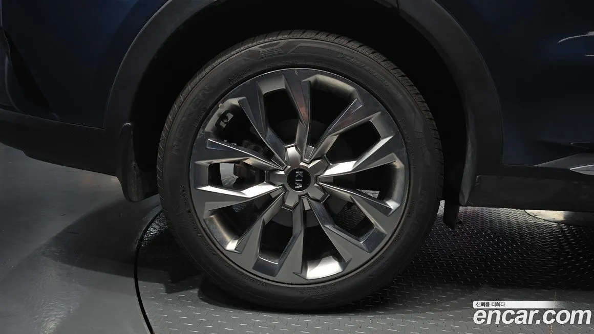 Kia Sorento — фото 5