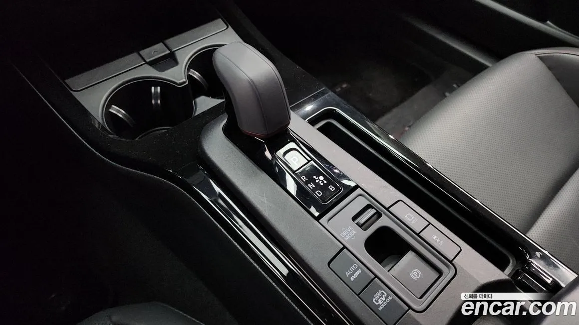 Toyota Prius 2024 из KR, фото 9