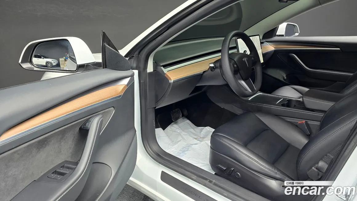 Tesla Model 3 — фото 10