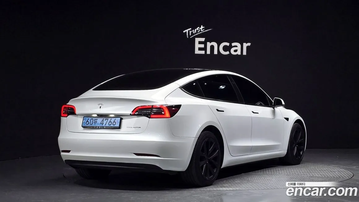 Tesla Model 3 — фото 2