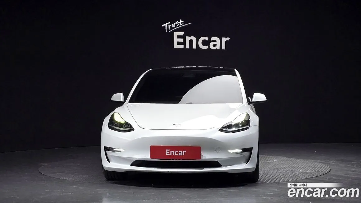 Tesla Model 3 — фото 3
