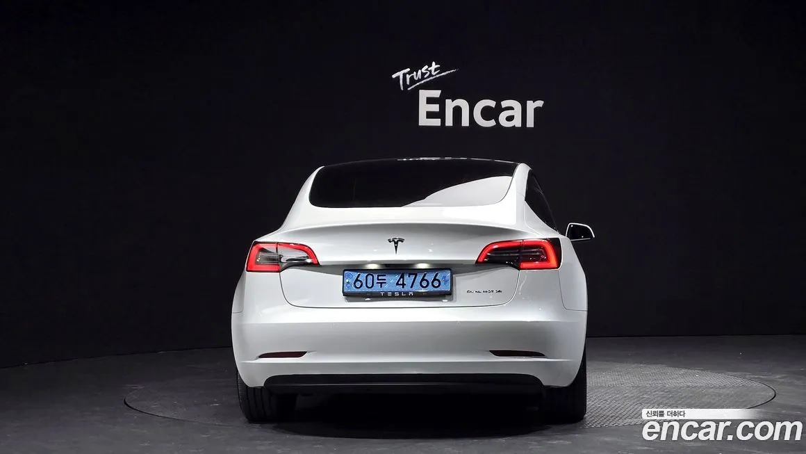 Tesla Model 3 — фото 4