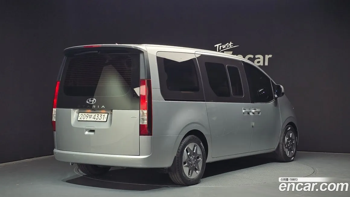 Hyundai Staria 2023 из KR, фото 2