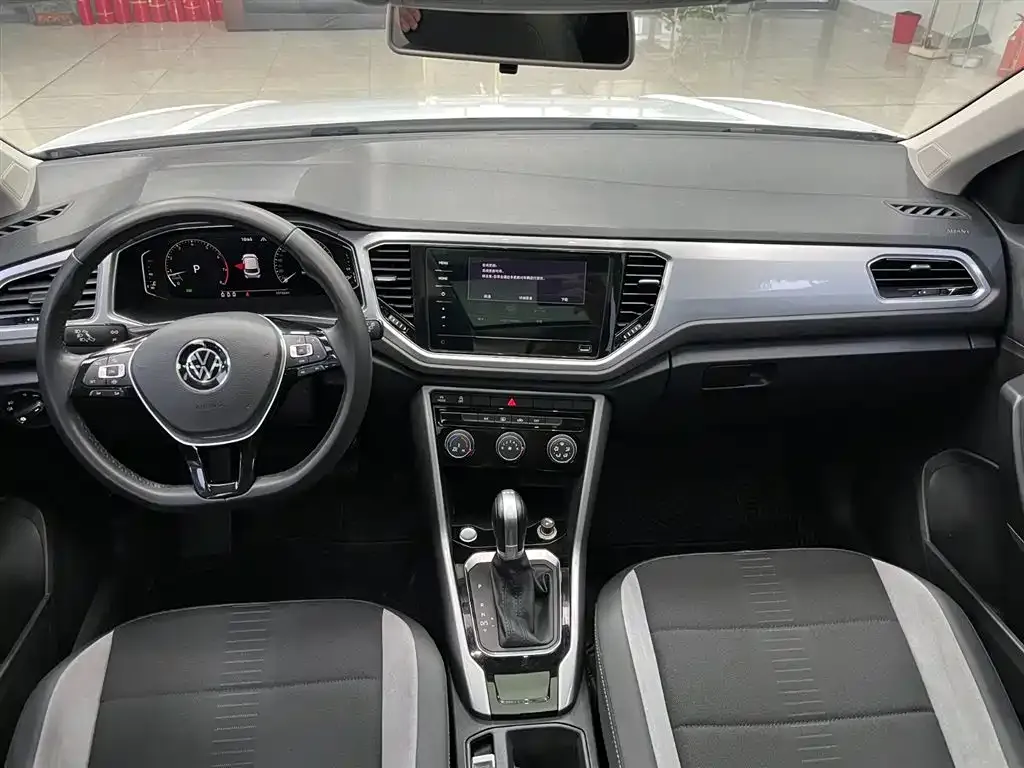 Volkswagen T-Roc 2023 из CN, фото 2