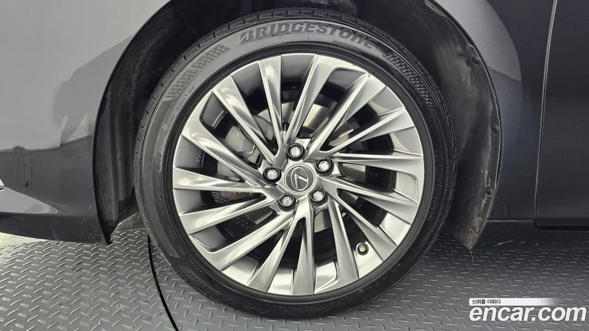 Lexus ES 2023 из KR, фото 5