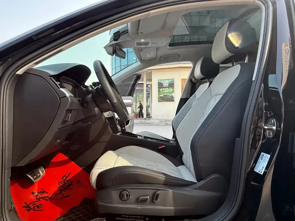 Volkswagen Magotan 2024 из CN, фото 8