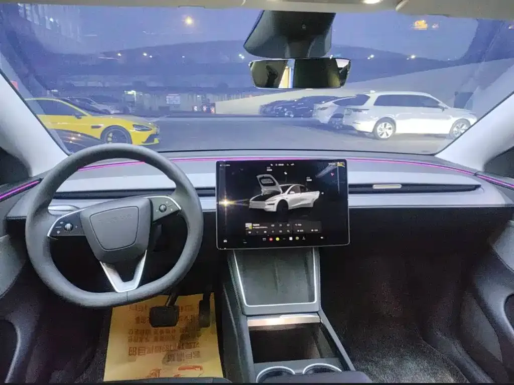 Tesla Model Y — фото 9