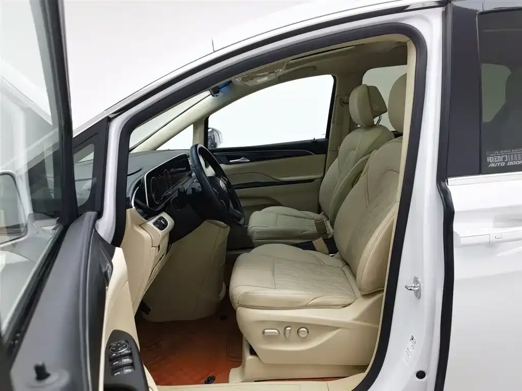 Buick GL8 2023 из CN, фото 10