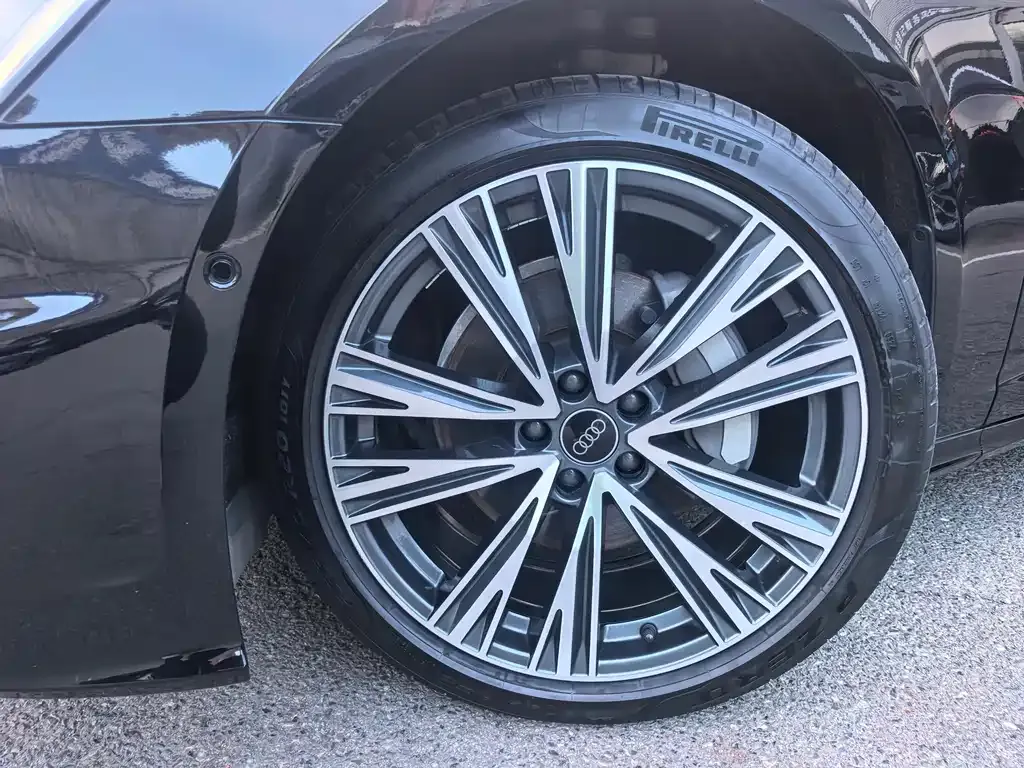 Audi A6L 2022 из CN, фото 6