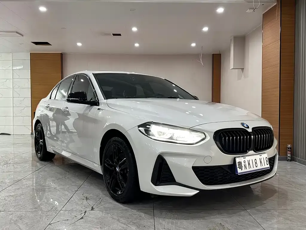 BMW 1 Series 2021 из CN, фото 2