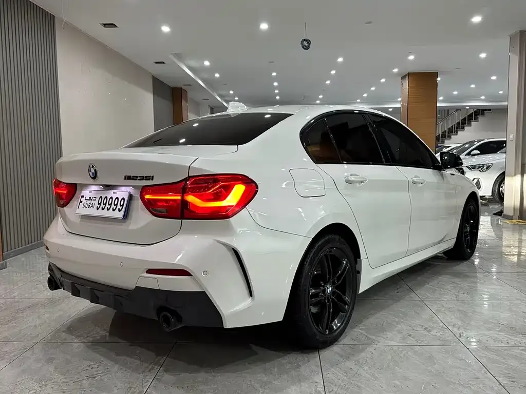BMW 1 Series 2021 из CN, фото 5