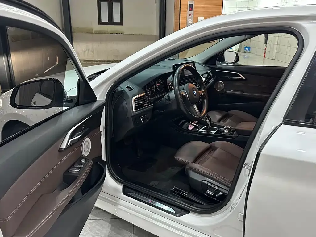 BMW 1 Series 2021 из CN, фото 7