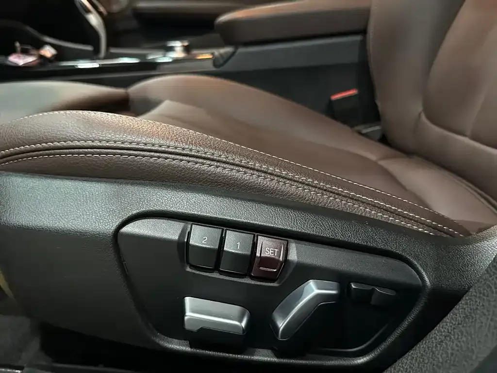 BMW 1 Series 2021 из CN, фото 9