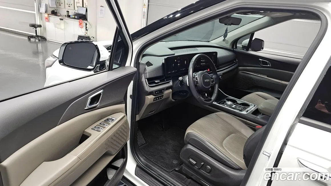 Kia Carnival — фото 10