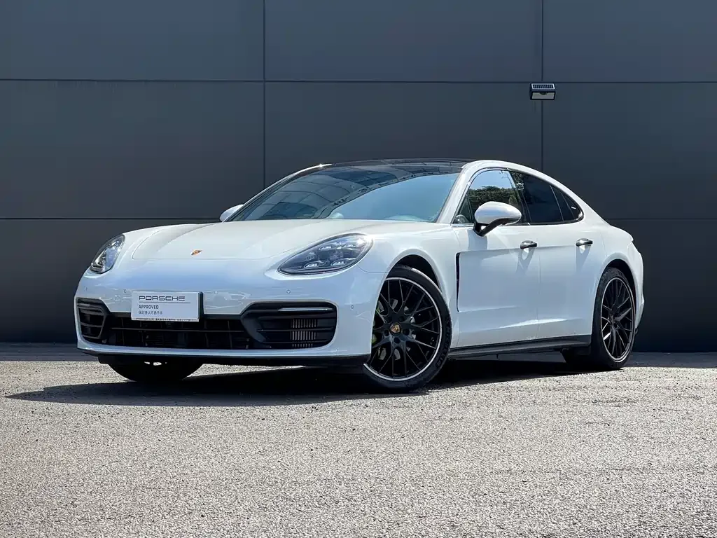 Porsche Panamera — фото 1