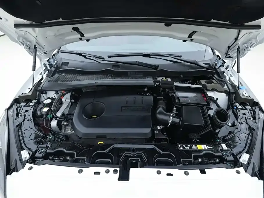 Jaguar E-PACE 2025 из CN, фото 8