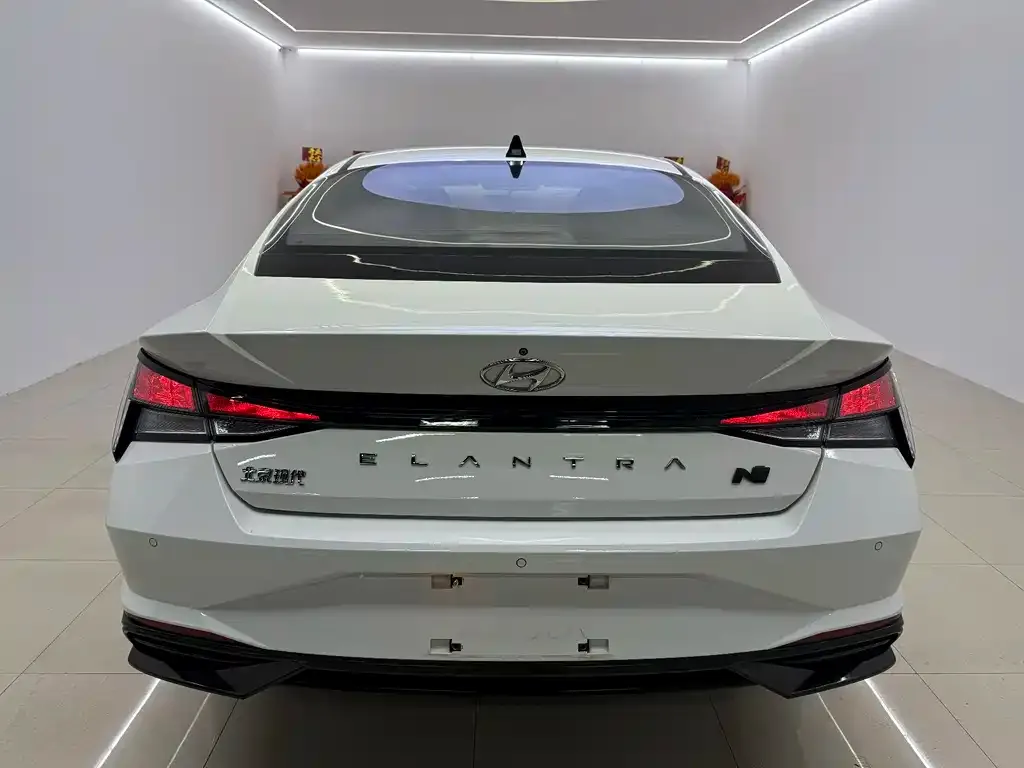 Hyundai Elantra — фото 5