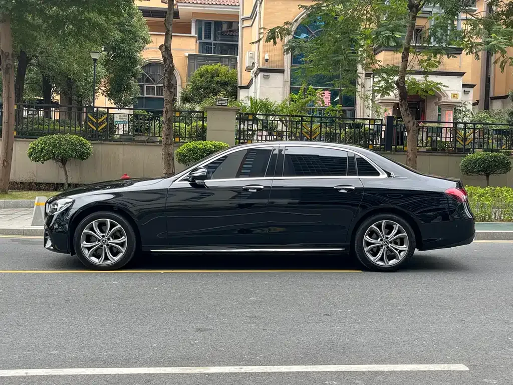 Mercedes-Benz E-Class 2022 из CN, фото 5