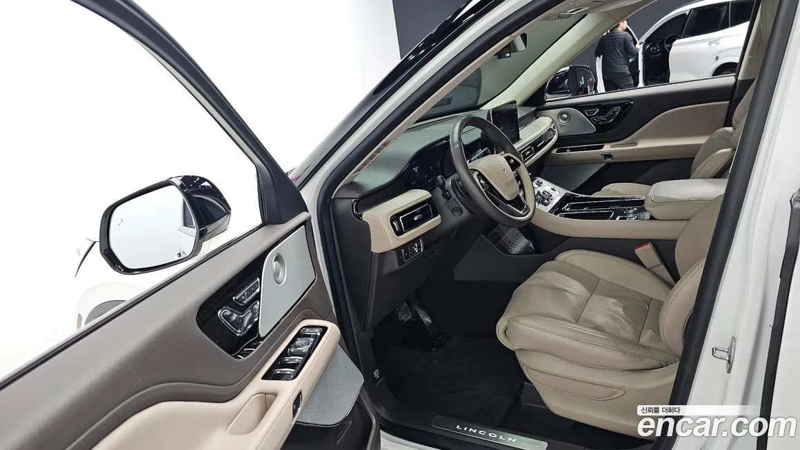 Lincoln Aviator — фото 10
