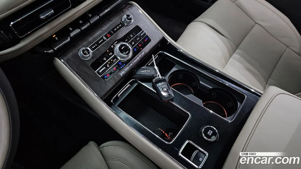 Lincoln Aviator — фото 9