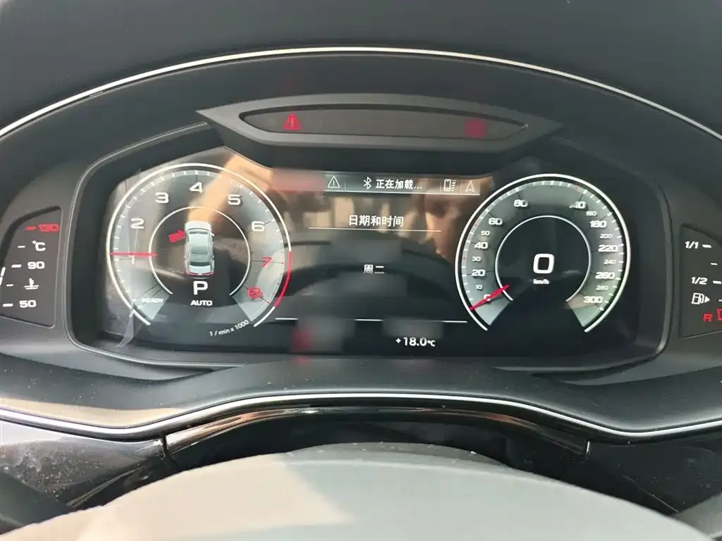 Audi Q7 2021 из CN, фото 4
