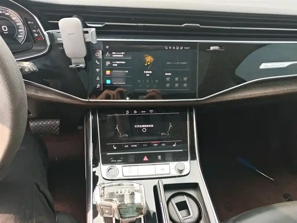 Audi Q7 2021 из CN, фото 6