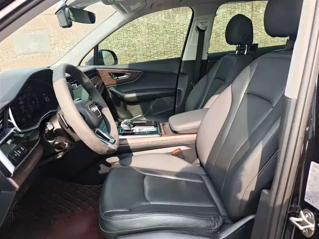Audi Q7 2021 из CN, фото 8