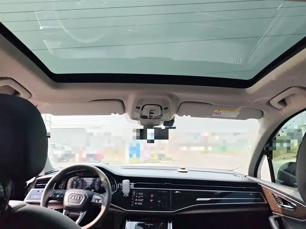 Audi Q7 2021 из CN, фото 9
