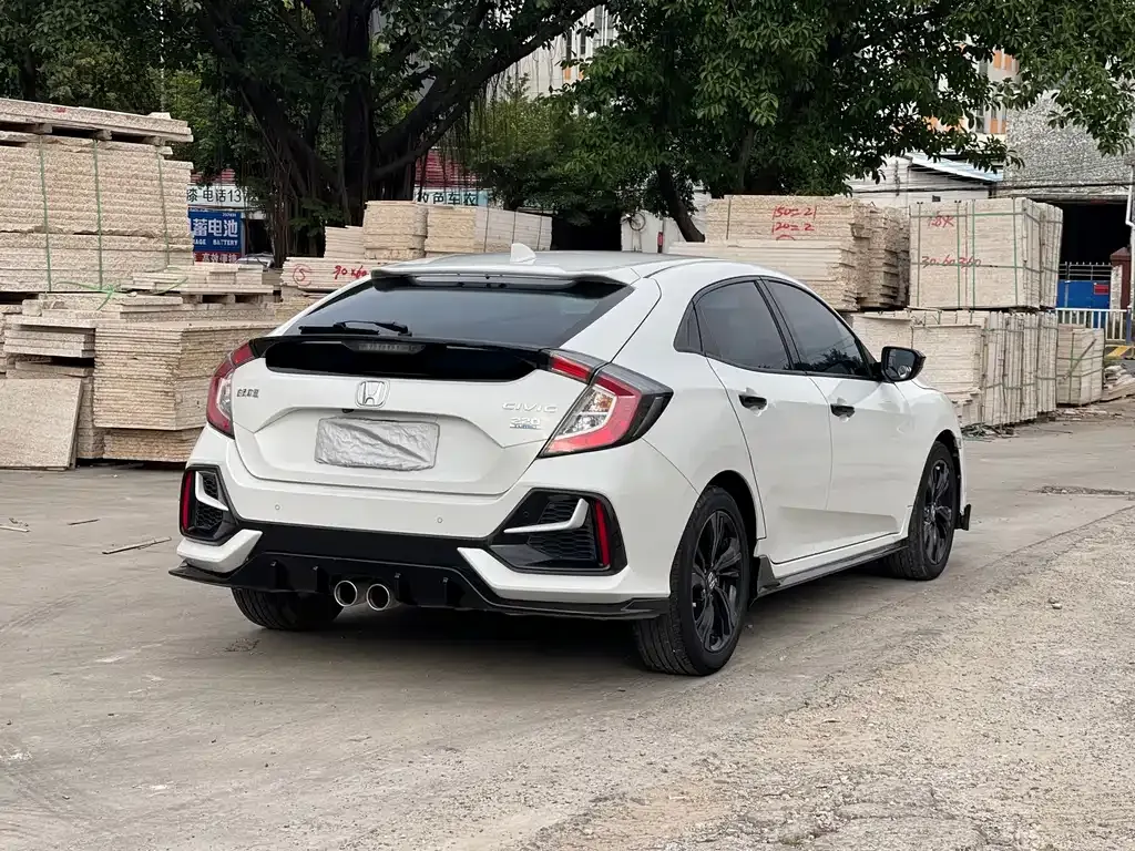 Honda Civic — фото 10