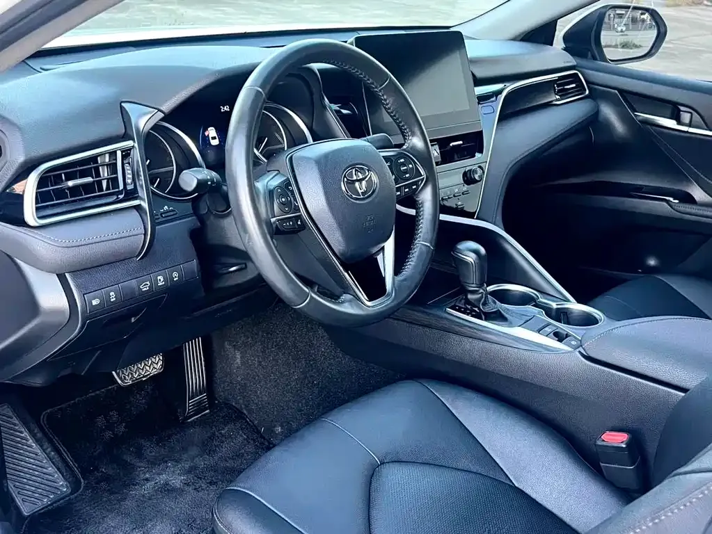 Toyota Camry 2022 из CN, фото 2