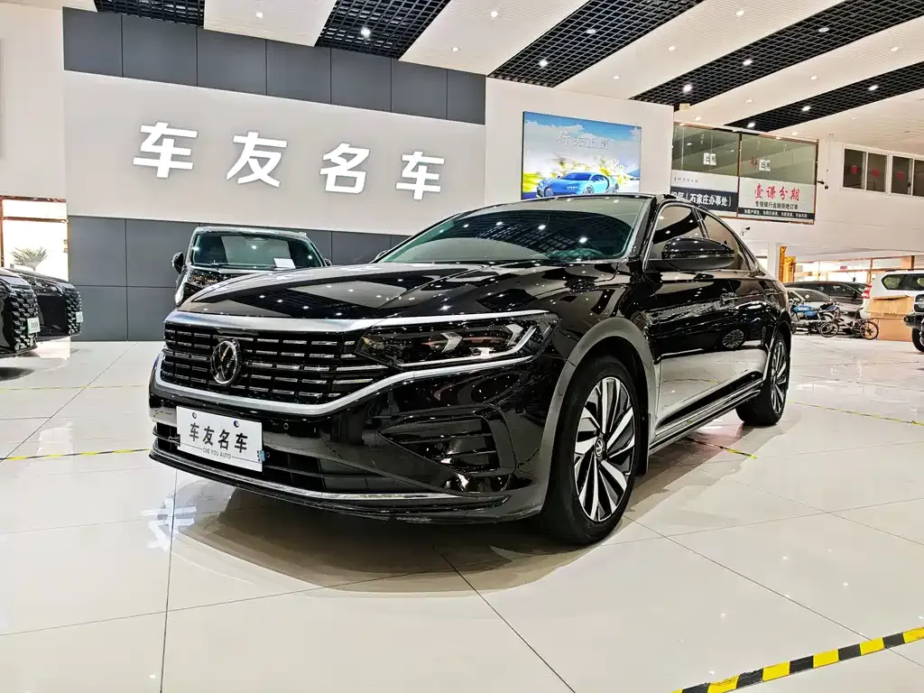 Volkswagen Passat — фото 1