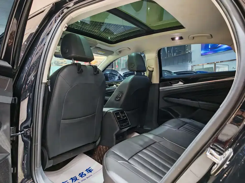 Volkswagen Passat — фото 7