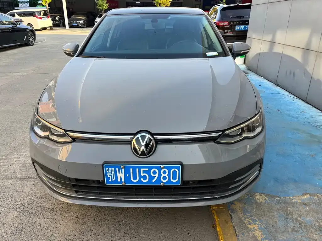 Volkswagen Golf 2023 из CN, фото 2