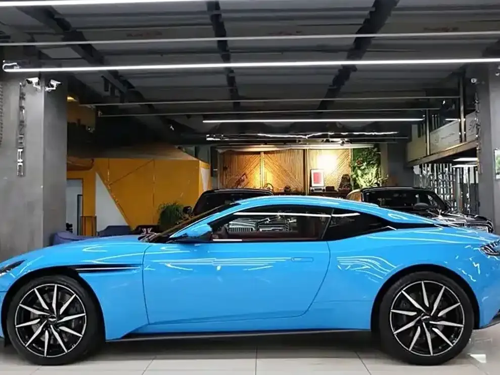 Aston Martin DB11 2023 из CN, фото 5