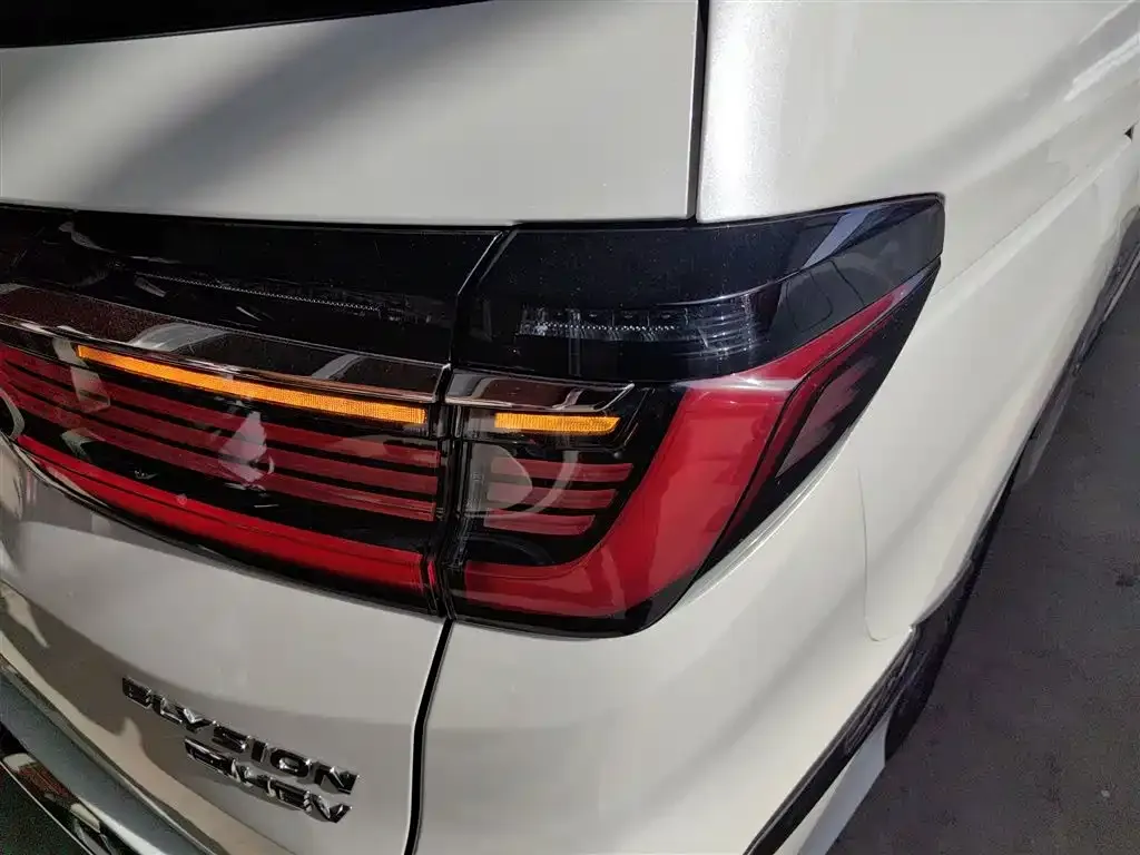 Honda Elysion 2023 из CN, фото 8
